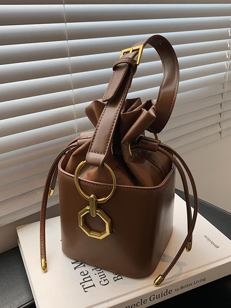 Women Bags Zara - حقيبة كروس صغيرة كلاسيكية من جلد