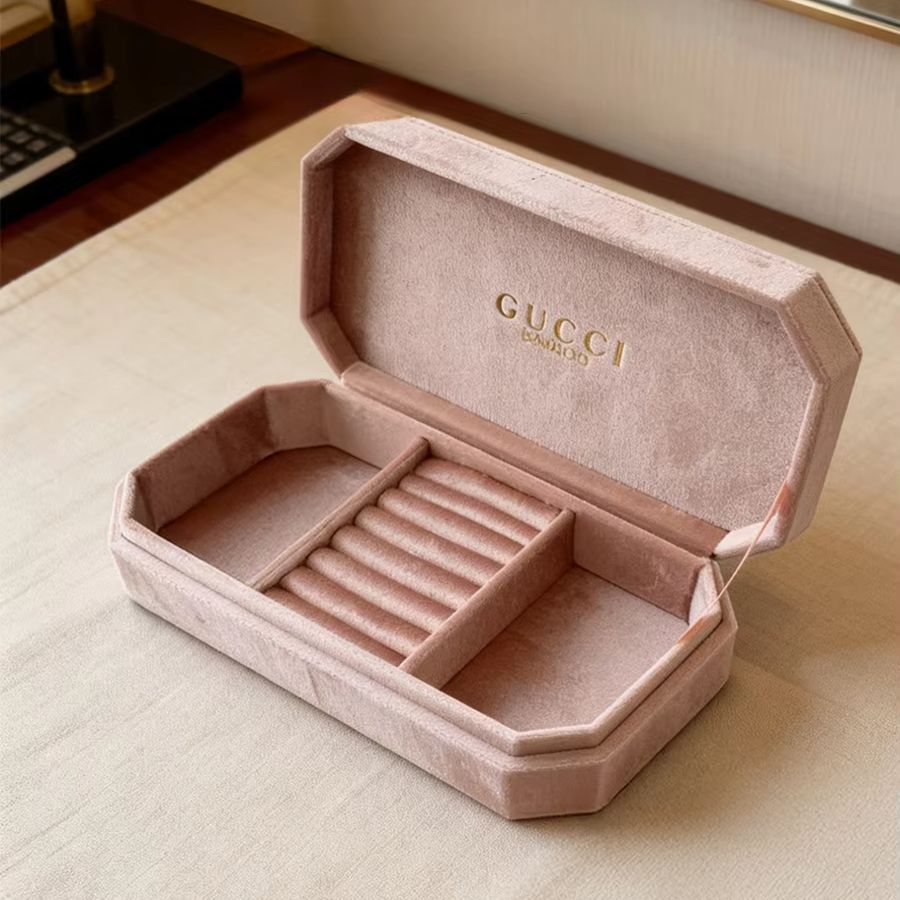 Women Bags Gucci - حقيبة غوتشي غوتشي المخملية ذات اللون