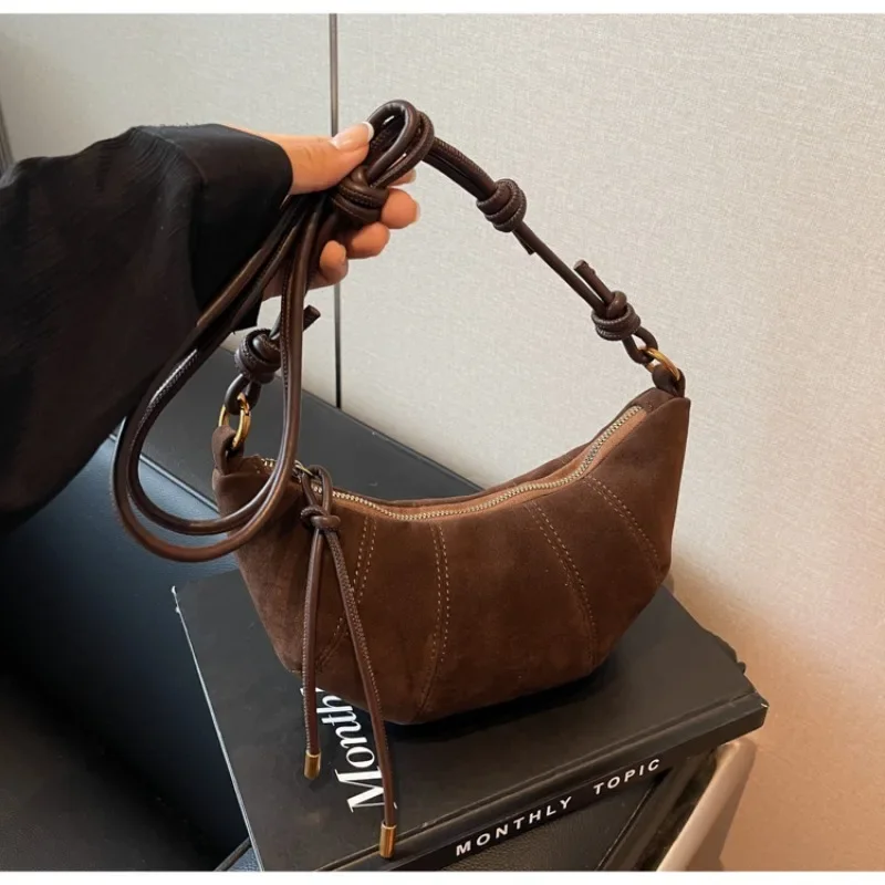 Women Bags Zara - حقيبة كتف من مادة مخملية بسحاب