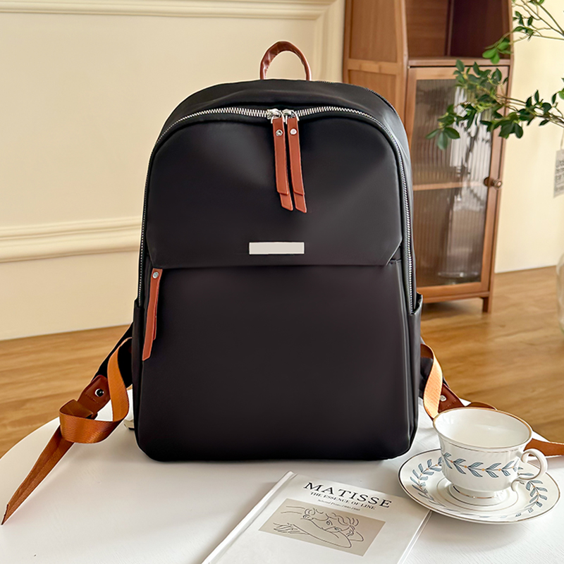 حقيبة ظهر من النايلون المقاوم  - مراجعة Women Bags Zara وسعره