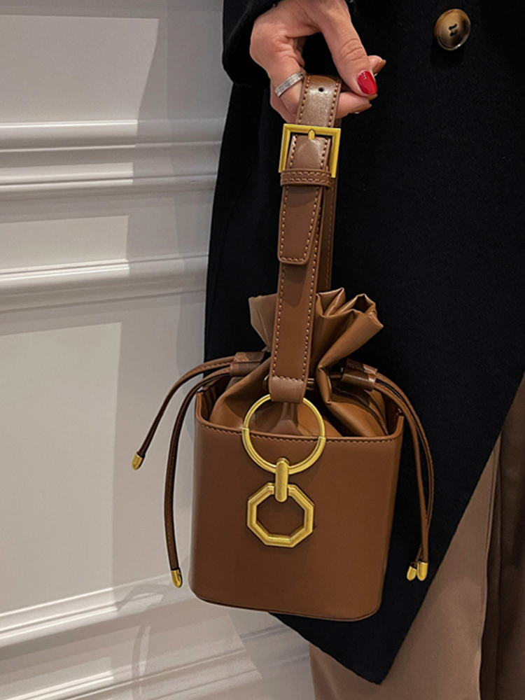 حقيبة كروس صغيرة كلاسيكية من ج - مراجعة Women Bags Zara وسعره