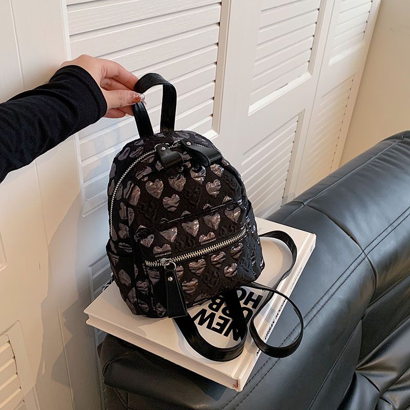 حقيبة ظهر صغيرة مع تطريز حب لل - مراجعة Mini Backpack Women وسعره