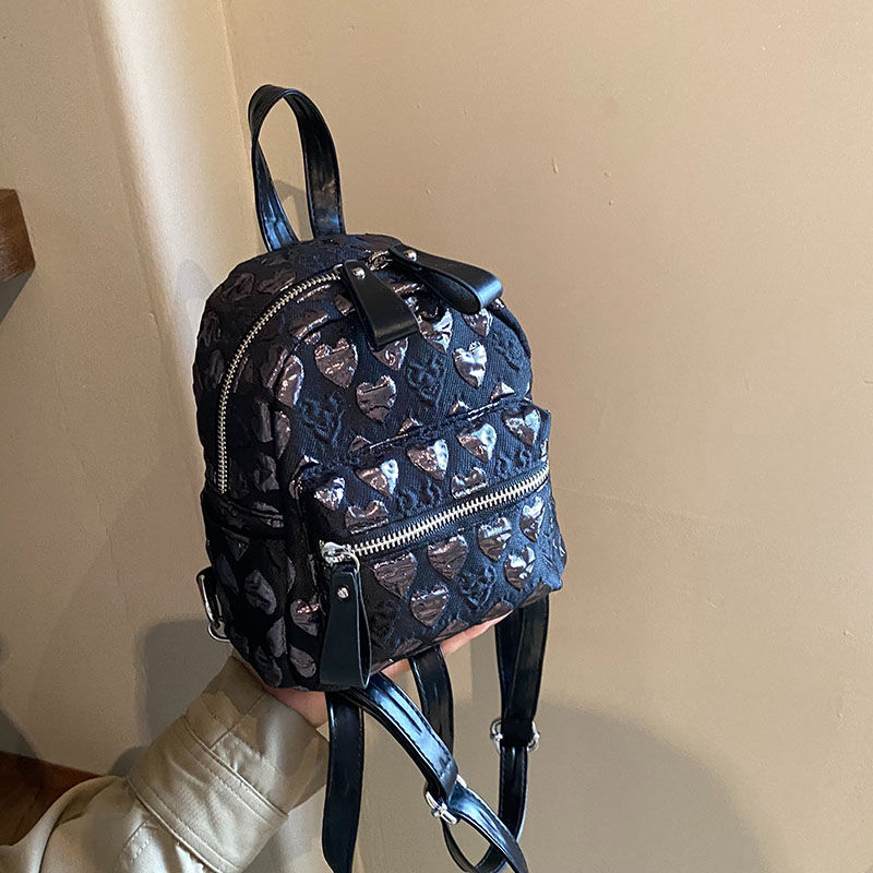 حقيبة ظهر صغيرة مع تطريز حب لل - مراجعة Mini Backpack Women وسعره