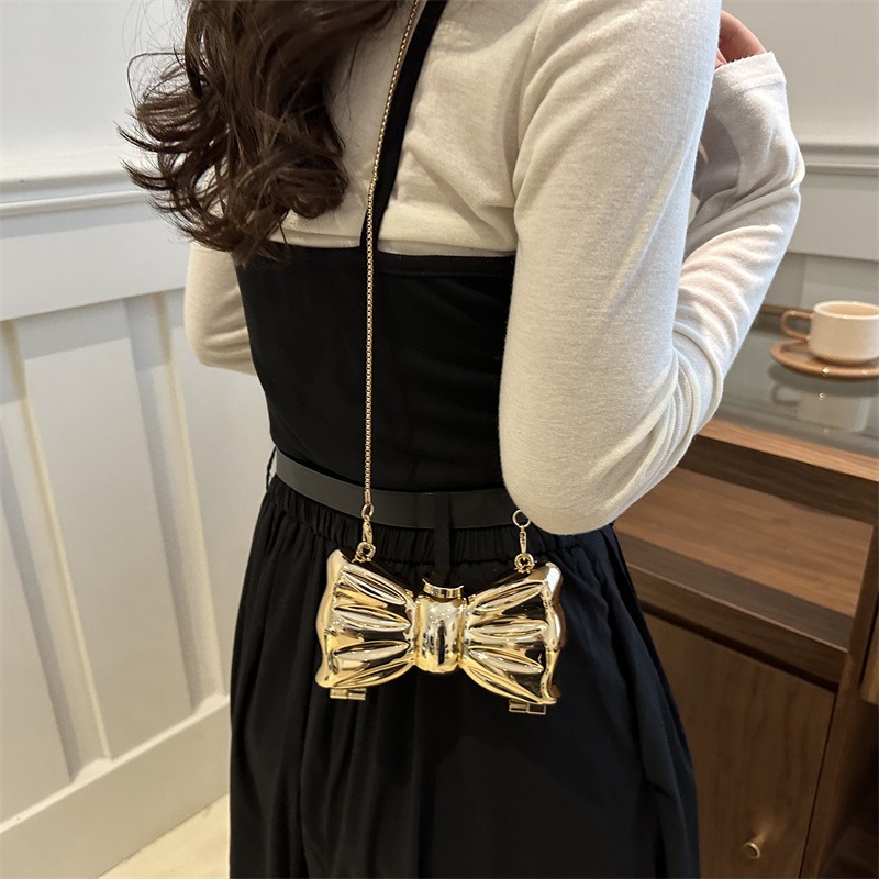حقيبة يد صغيرة معدنية عصرية فا - مراجعة Women Bags Dkny وسعره